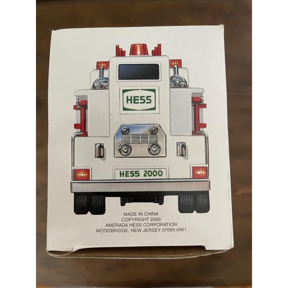 Hess Fire‎ Truck w/Heavy Duty Ladder-2000 Model-Battery Operated-New In Box - Picture 9 of 9